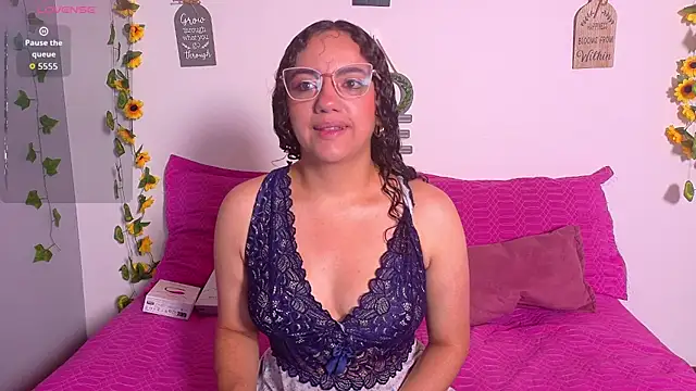 emiily curly online show from 20, 7, 2026