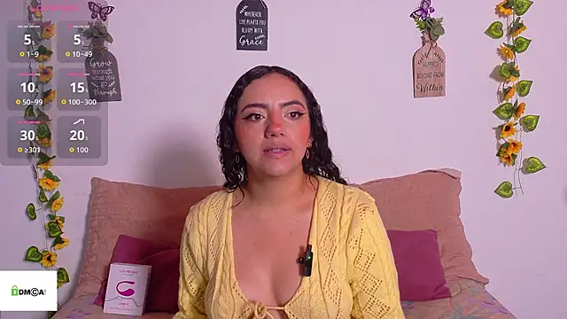 Snapshot of emiily_curly chatting on 4, 6, 2026 emiily curly online show from 4, 6, 2026
