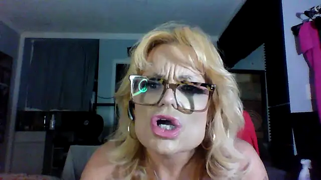 Snapshot of starandsky chatting on 25, 5, 2026 starandsky online show from 25, 5, 2026