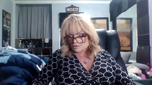Snapshot of starandsky chatting on 24, 4, 2026 starandsky online show from 24, 4, 2026