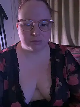 Sarahtjeuh  online show from 15, 4, 2026