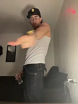 Maximuz1920 online show from 2, 4, 2026