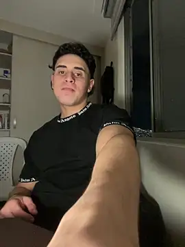 Maximuz1920 online show from 6, 2, 2026