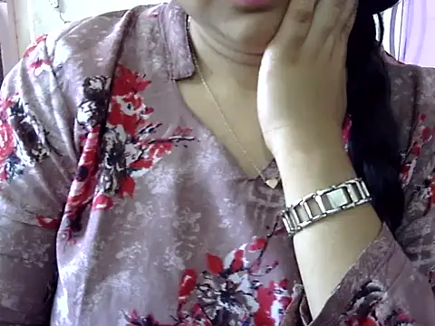 Cute Aliyaa online show from 25, 3, 2026