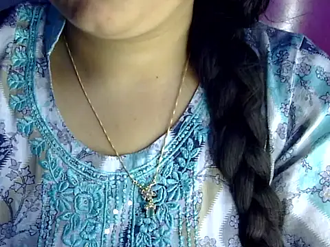 Snapshot of Cute_Aliyaa chatting on 28, 7, 2026 Cute Aliyaa online show from 28, 7, 2026