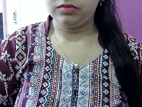 Cute Aliyaa online show from 15, 4, 2026