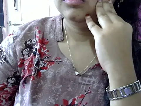 Cute Aliyaa online show from 4, 4, 2026