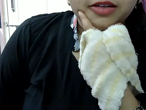 Cute Aliyaa online show from 21, 4, 2026