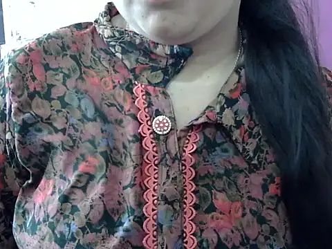 Cute Aliyaa online show from 18, 4, 2026