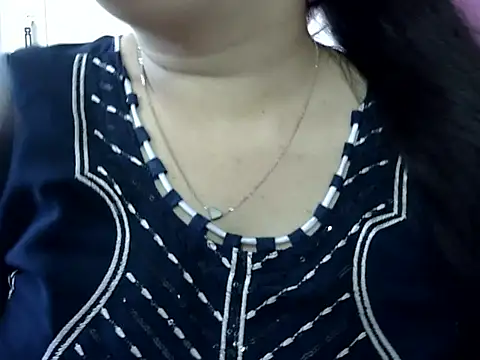Cute Aliyaa online show from 8, 5, 2026