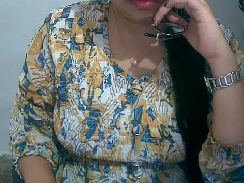 Cute Aliyaa online show from 9, 3, 2026