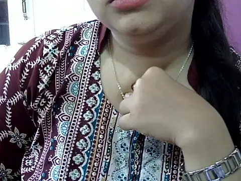 Cute Aliyaa online show from 22, 4, 2026
