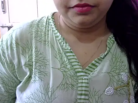 Cute Aliyaa online show from 28, 4, 2026