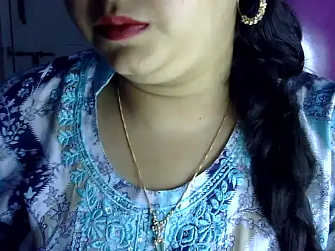 Snapshot of Cute_Aliyaa chatting on 4, 7, 2026 Cute Aliyaa online show from 4, 7, 2026