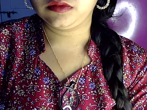 Snapshot of Cute_Aliyaa chatting on 29, 7, 2026 Cute Aliyaa online show from 29, 7, 2026