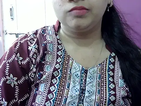 Cute Aliyaa online show from 9, 5, 2026
