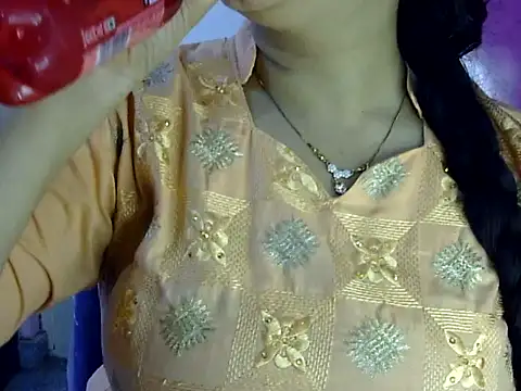 Cute Aliyaa online show from 22, 5, 2026