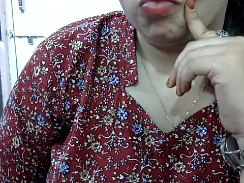 Cute Aliyaa online show from 19, 5, 2026