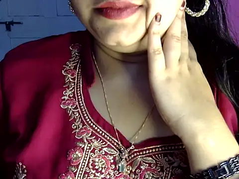Snapshot of Cute_Aliyaa chatting on 27, 7, 2026 Cute Aliyaa online show from 27, 7, 2026