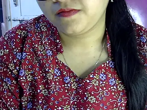 Cute Aliyaa online show from 2, 6, 2026