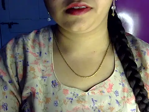 Snapshot of Cute_Aliyaa chatting on 14, 7, 2026 Cute Aliyaa online show from 14, 7, 2026