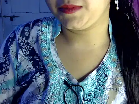 Snapshot of Cute_Aliyaa chatting on 22, 7, 2026 Cute Aliyaa online show from 22, 7, 2026