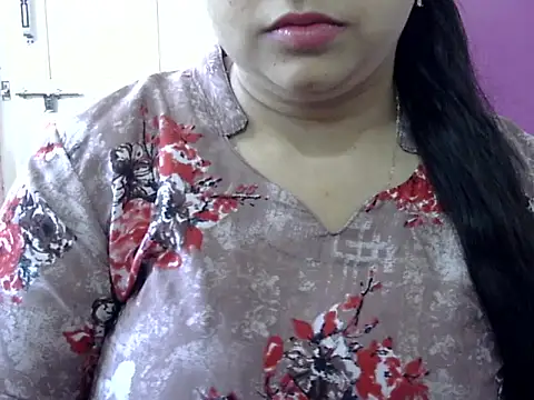 Cute Aliyaa online show from 4, 5, 2026