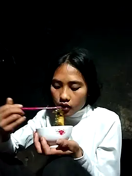 Hoa-tuylip online show from 13, 2, 2026