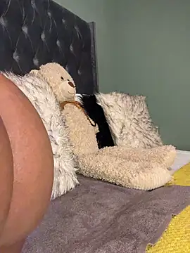 Hot Mess18 online show from 6, 2, 2026