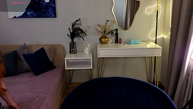 Oliiviaa  online show from 6, 3, 2026