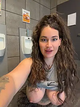 Snapshot of TattooGirlAlia chatting on 1, 6, 2026 TattooGirlAlia online show from 1, 6, 2026