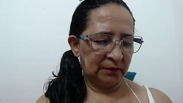 Snapshot of ElizabethMiler chatting on 10, 7, 2026 ElizabethMiler online show from 10, 7, 2026