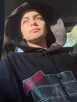 bliinkii and luka  online show from 27, 2, 2026