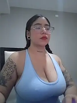 Helll girll online show from 15, 2, 2026