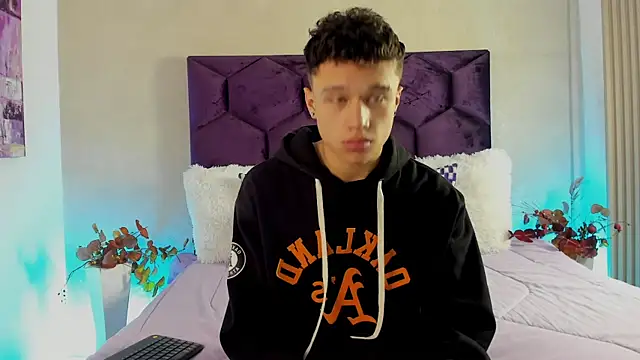Snapshot of Dominik_Souza chatting on 3, 6, 2026 Dominik Souza online show from 3, 6, 2026