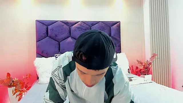 Snapshot of Dominik_Souza chatting on 6, 6, 2026 Dominik Souza online show from 6, 6, 2026