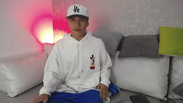 Dominik Souza online show from 9, 2, 2026