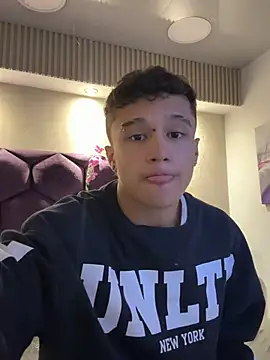 Snapshot of Dominik_Souza chatting on 7, 5, 2026 Dominik Souza online show from 7, 5, 2026