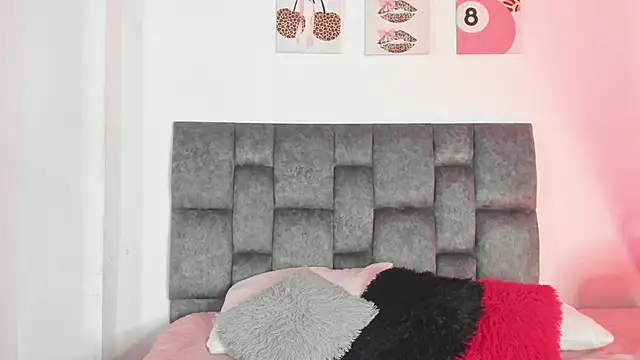 Isabella Moon9 online show from 6, 6, 2026