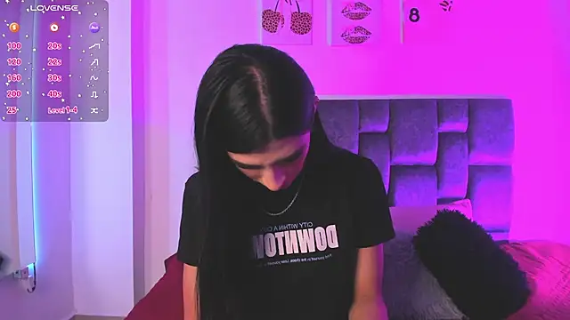 Isabella Moon9 online show from 2, 4, 2026