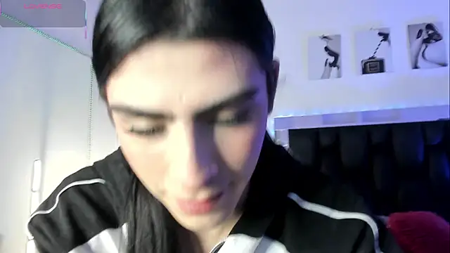 Snapshot of Isabella_Moon9 chatting on 23, 7, 2026 Isabella Moon9 online show from 23, 7, 2026