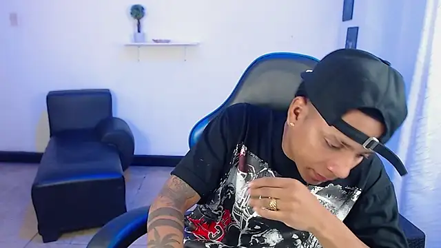 ostinn18 online show from 5, 3, 2026