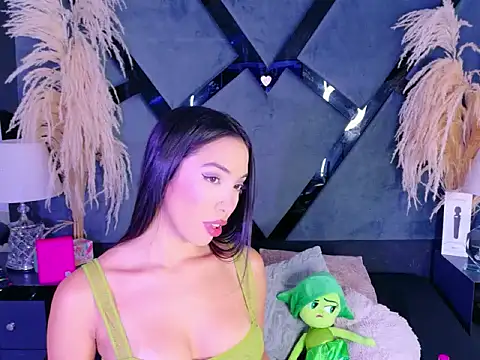 KylieWhitee online show from 16, 3, 2026