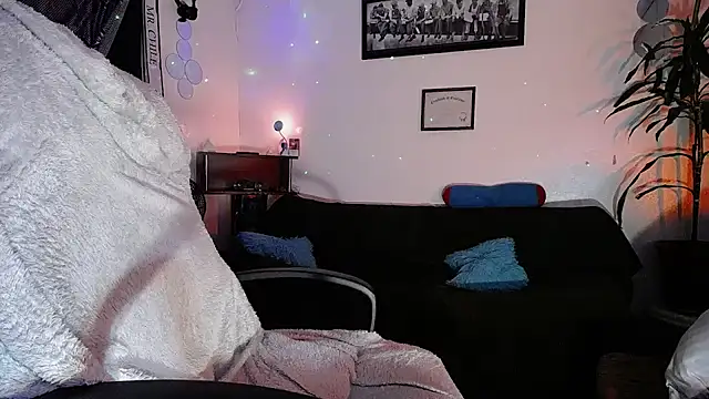 tiancam online show from 17, 4, 2026