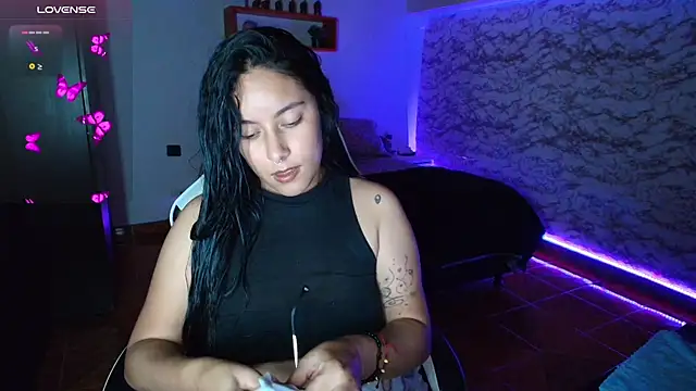 Snapshot of Camila_IRoose chatting on 30, 6, 2026 Camila IRoose online show from 30, 6, 2026