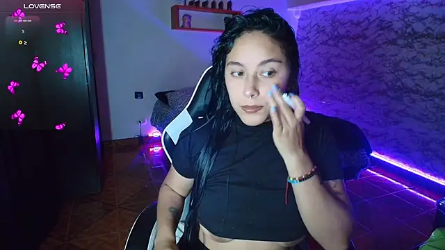 Snapshot of Camila_IRoose chatting on 30, 6, 2026 Camila IRoose online show from 30, 6, 2026