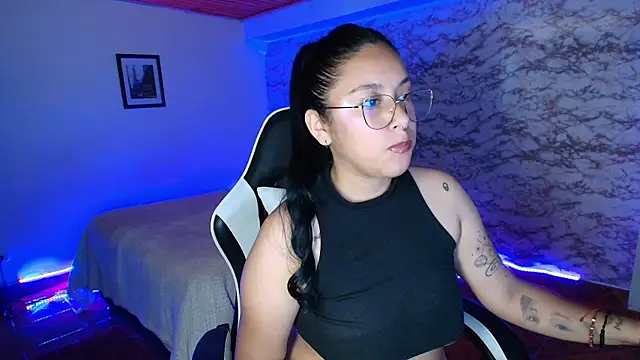 Camila IRoose online show from 22, 4, 2026