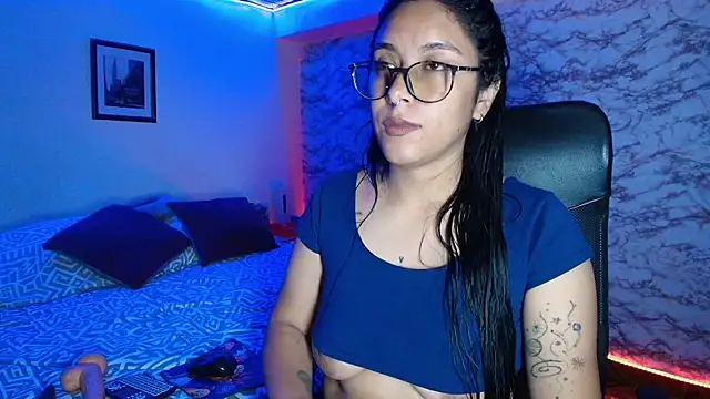 Camila IRoose online show from 15, 2, 2026