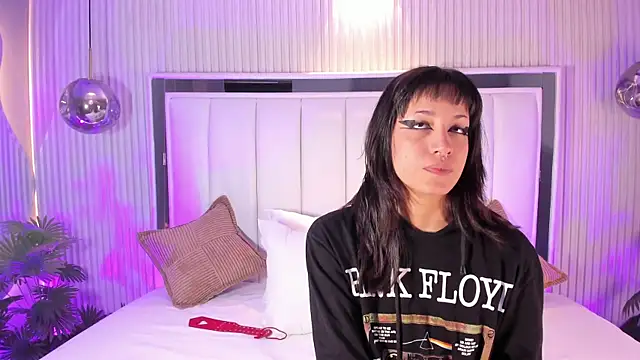 ViolettaColinss online show from 25, 2, 2026