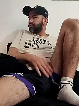 hairyandbigmann online show from 5, 2, 2026